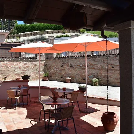 La Dolce Bed & Breakfast *